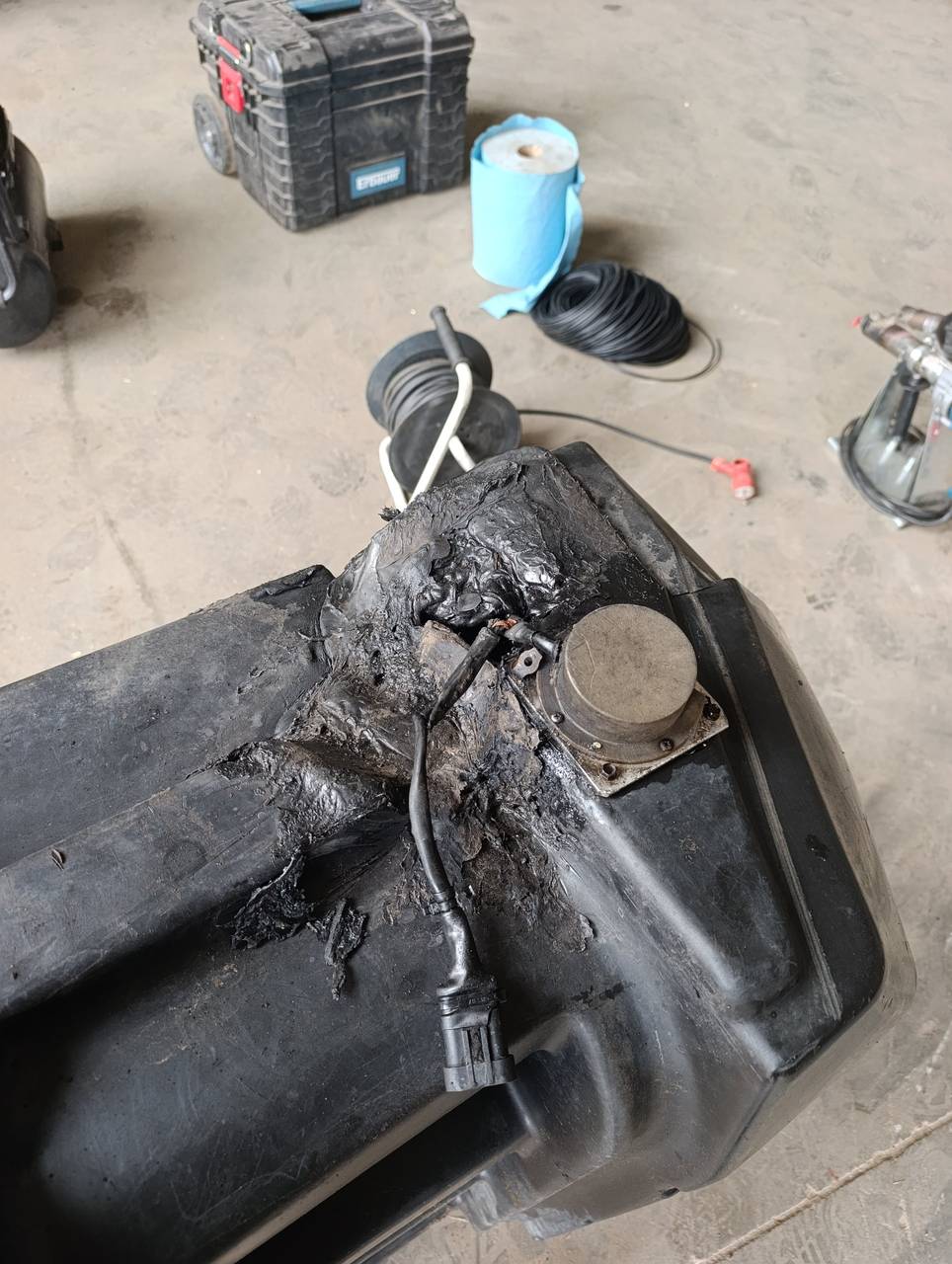 Foto 6 der Reparatur — Kraftstofftank-Reparatur Fendt 930