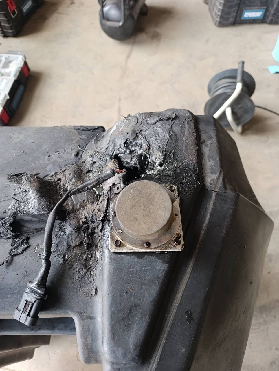 Foto 7 der Reparatur — Kraftstofftank-Reparatur Fendt 930