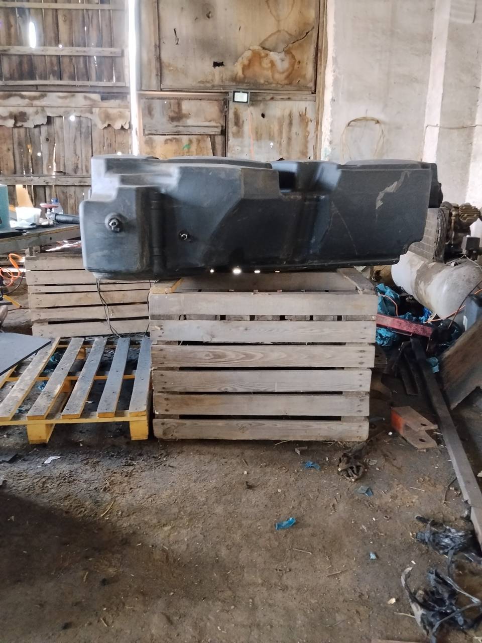 Foto 20 der Reparatur — Kraftstofftank-Reparatur Claas Lexion 760