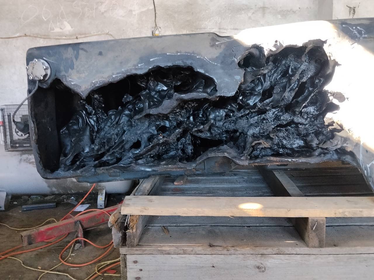 Foto 15 der Reparatur — Kraftstofftank-Reparatur Claas Lexion 760