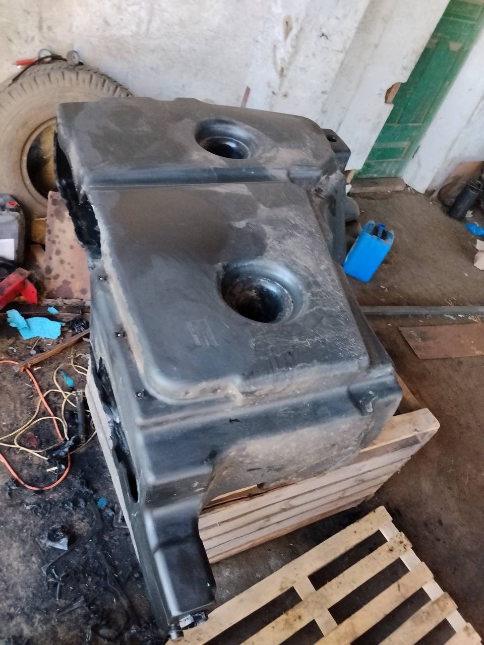 Foto 12 der Reparatur — Kraftstofftank-Reparatur Claas Lexion 760