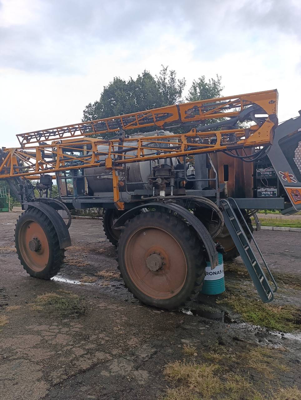 Foto 17 der Reparatur — Kraftstofftank-Reparatur Hardi CC20