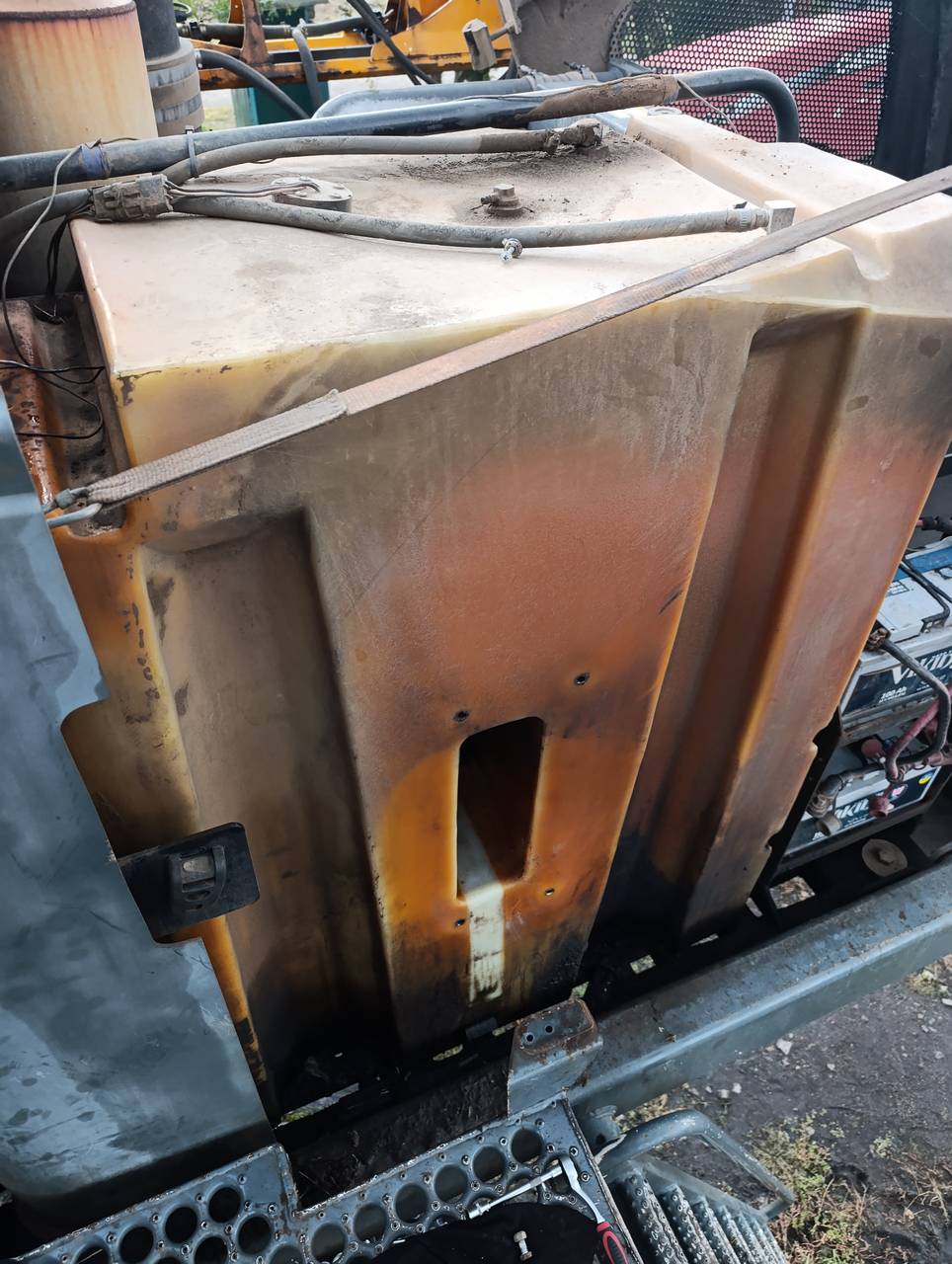 Foto 10 der Reparatur — Kraftstofftank-Reparatur Hardi CC20