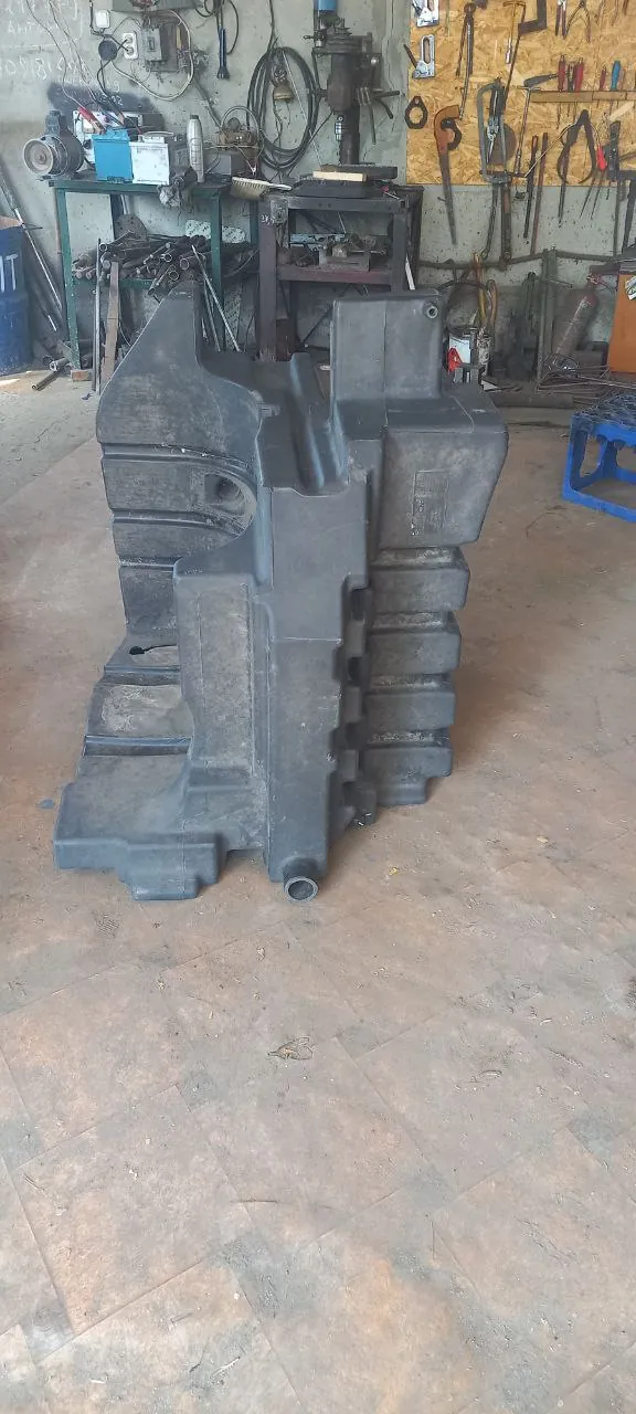 Foto 1 der Reparatur — Kraftstofftank-Reparatur Case 340 — Juli 2023