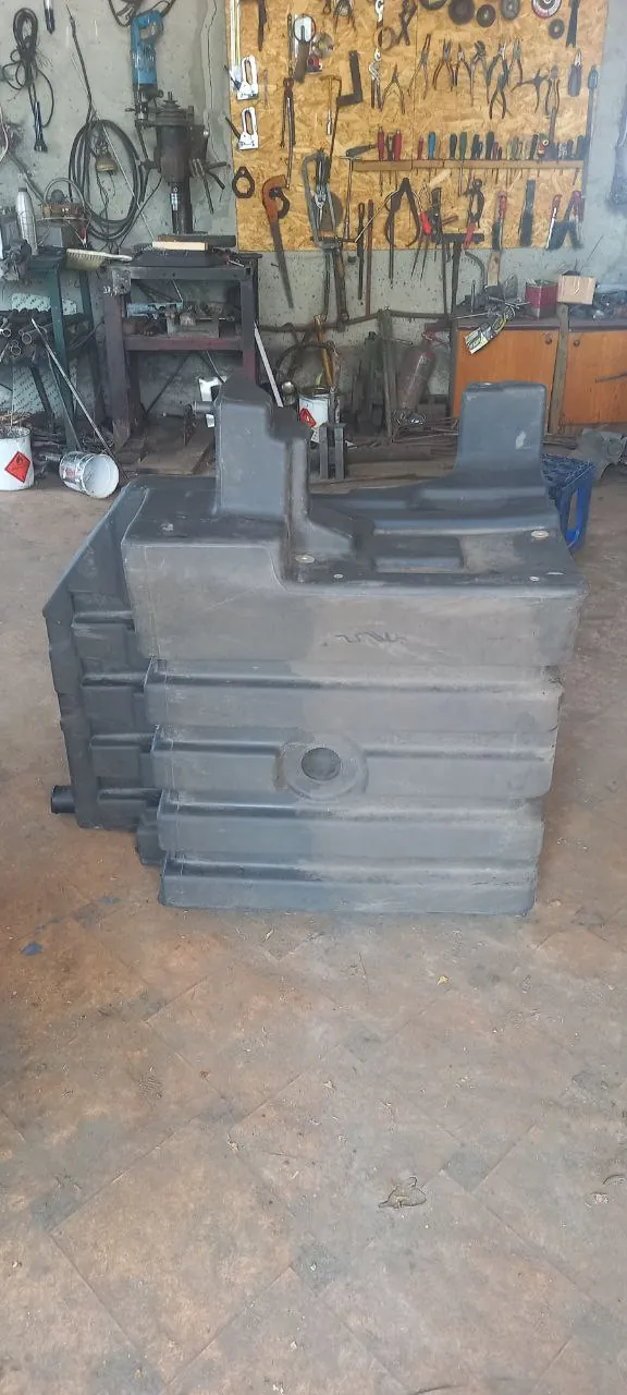 Foto 4 der Reparatur — Kraftstofftank-Reparatur Case 340 — Juli 2023