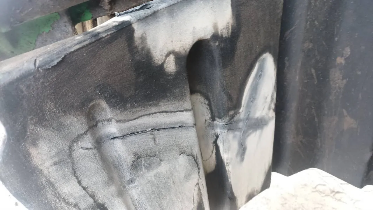 Foto 1 der Reparatur — Kraftstofftank-Reparatur John Deere 8430