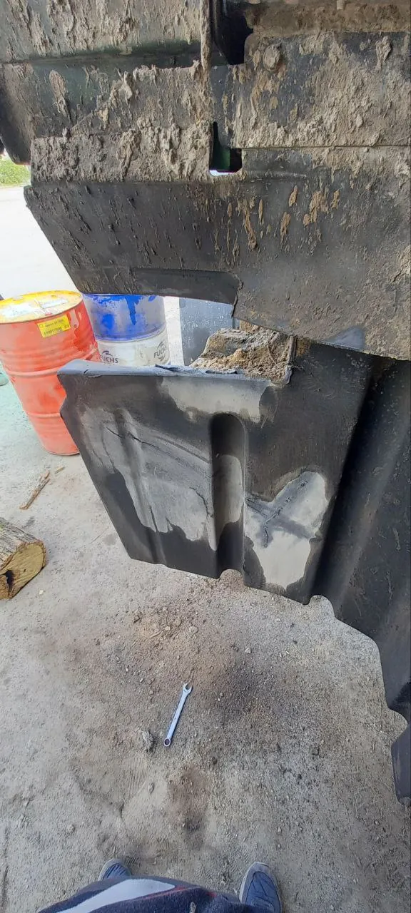 Foto 5 der Reparatur — Kraftstofftank-Reparatur John Deere 8430