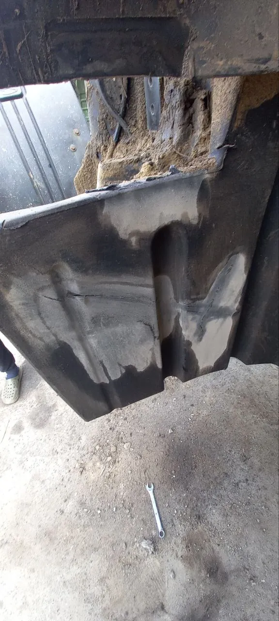 Foto 7 der Reparatur — Kraftstofftank-Reparatur John Deere 8430