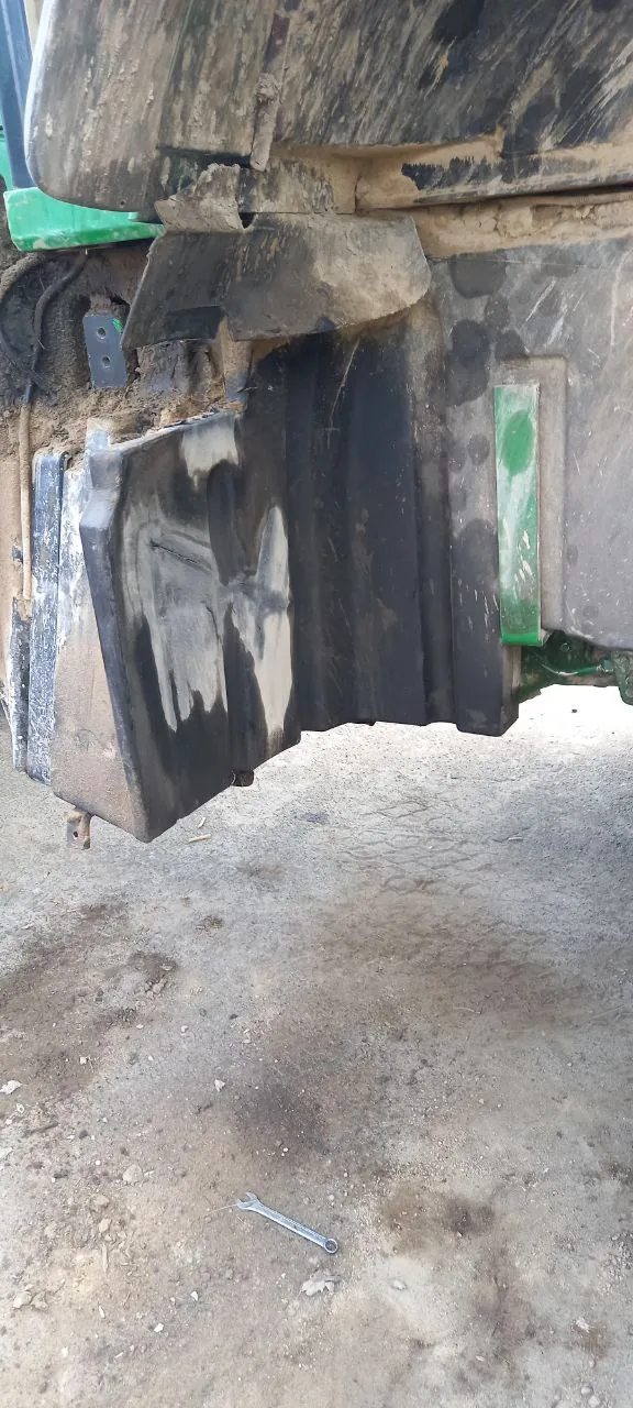 Foto 9 der Reparatur — Kraftstofftank-Reparatur John Deere 8430