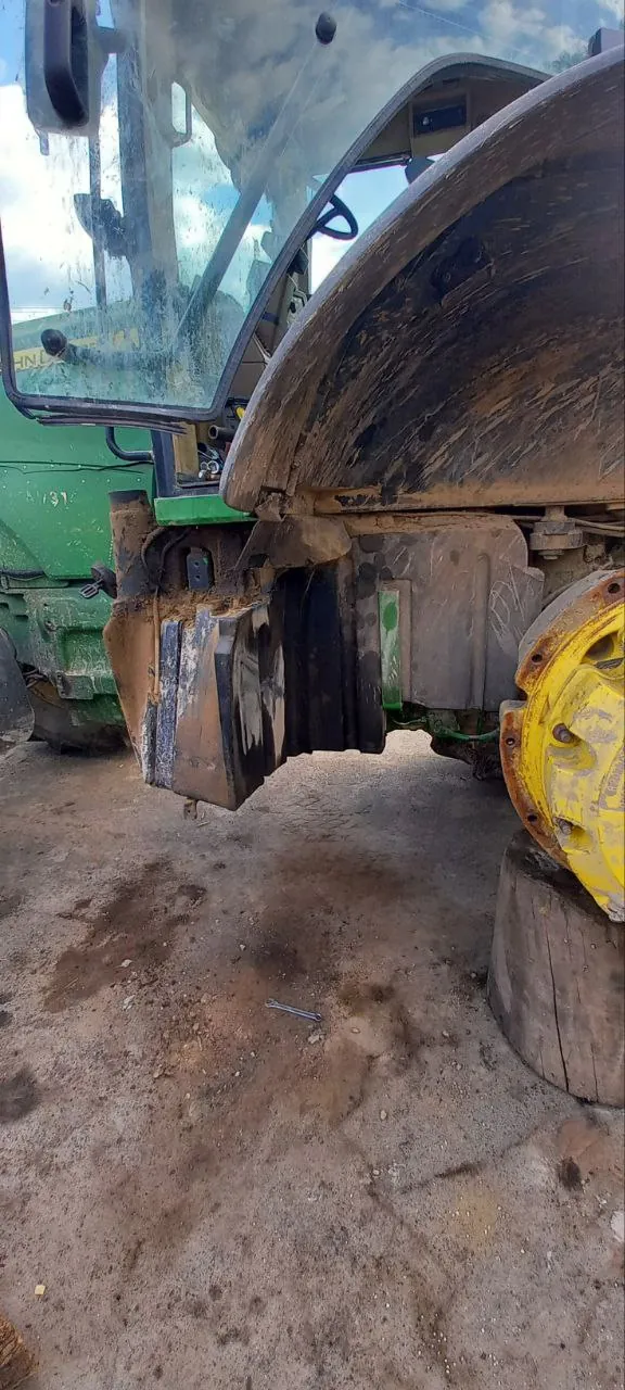 Foto 10 der Reparatur — Kraftstofftank-Reparatur John Deere 8430
