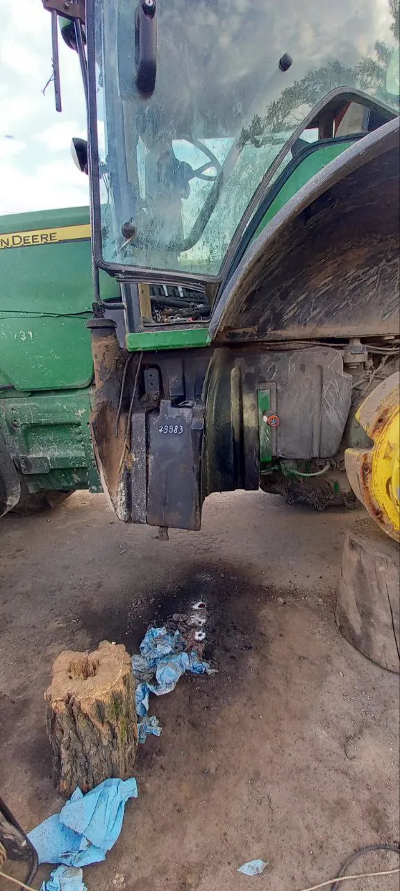 Foto 18 der Reparatur — Kraftstofftank-Reparatur John Deere 8430