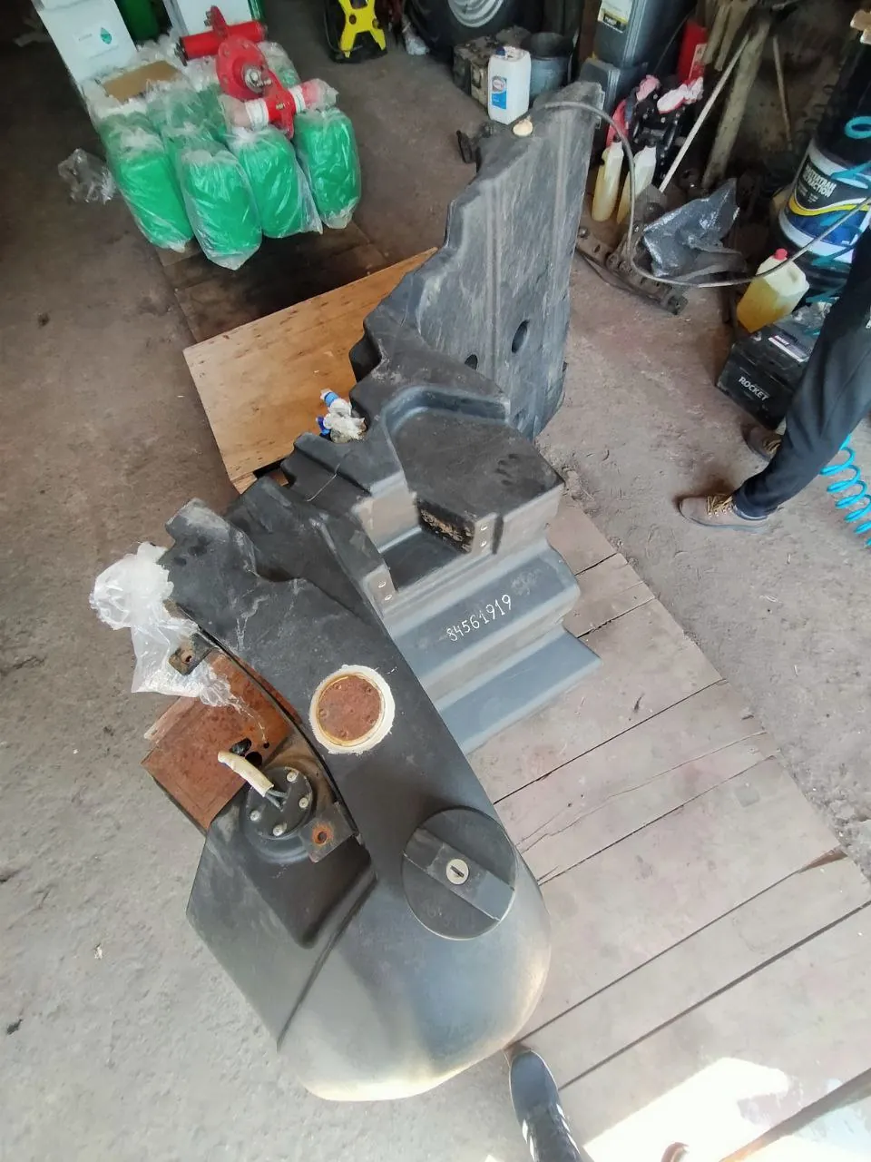 Foto 2 der Reparatur — Kraftstofftank-Reparatur New Holland T8.390