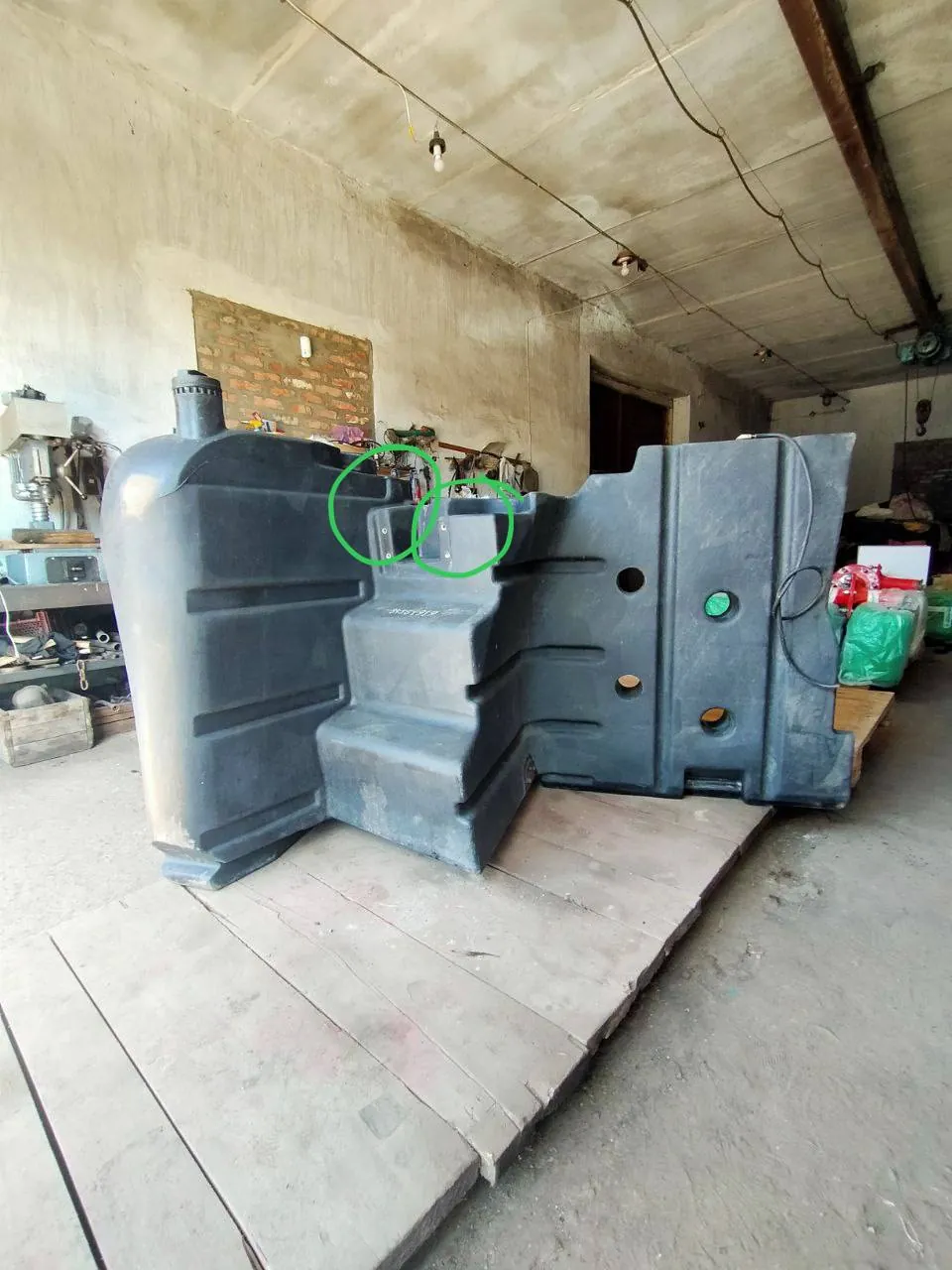 Foto 8 der Reparatur — Kraftstofftank-Reparatur New Holland T8.390