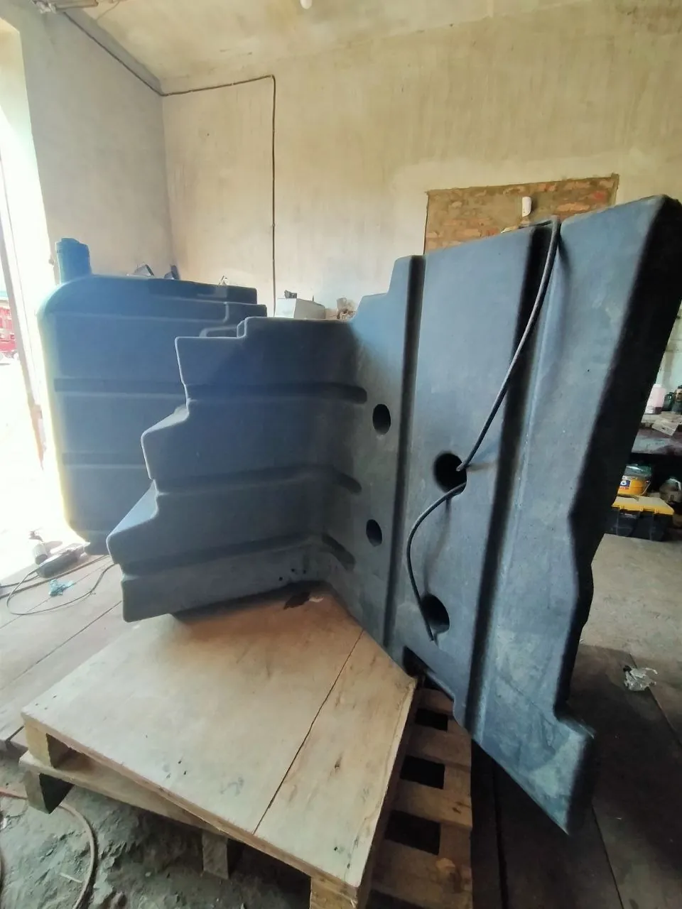 Foto 10 der Reparatur — Kraftstofftank-Reparatur New Holland T8.390