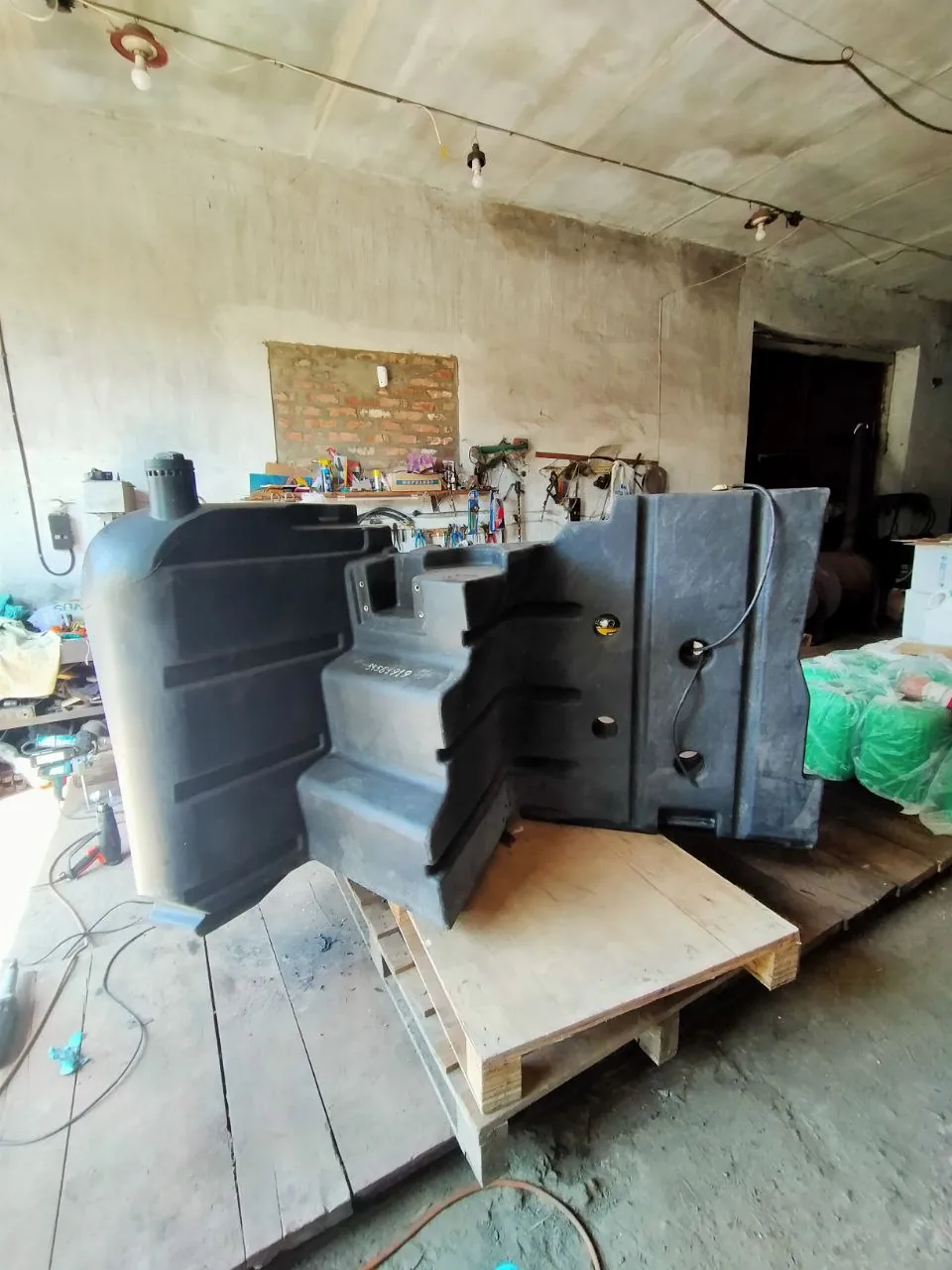 Foto 12 der Reparatur — Kraftstofftank-Reparatur New Holland T8.390