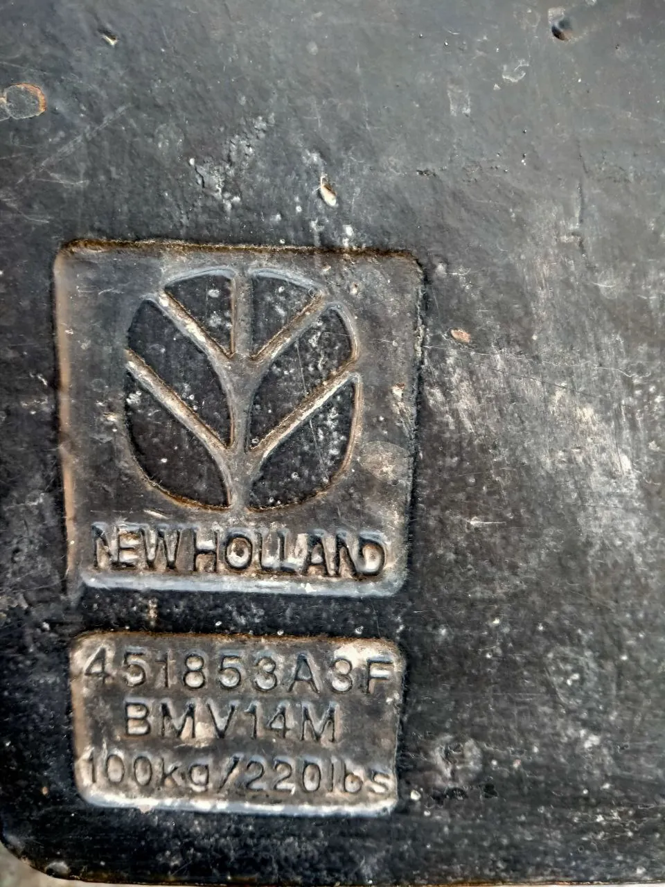 Foto 14 der Reparatur — Kraftstofftank-Reparatur New Holland T8.390