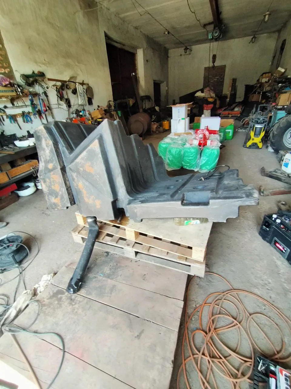 Foto 19 der Reparatur — Kraftstofftank-Reparatur New Holland T8.390