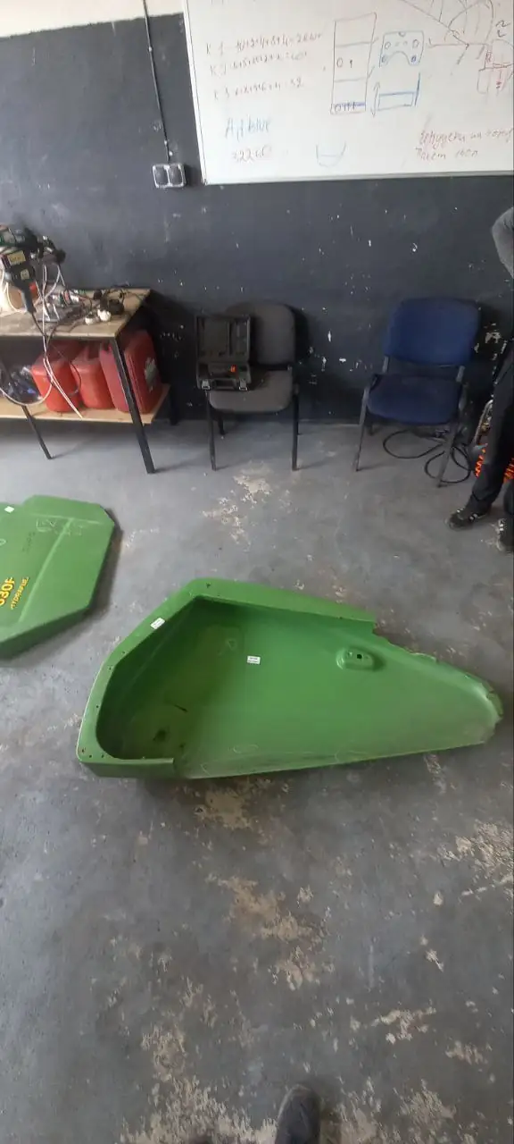 Foto 8 der Reparatur — Halmteiler-Reparatur John Deere