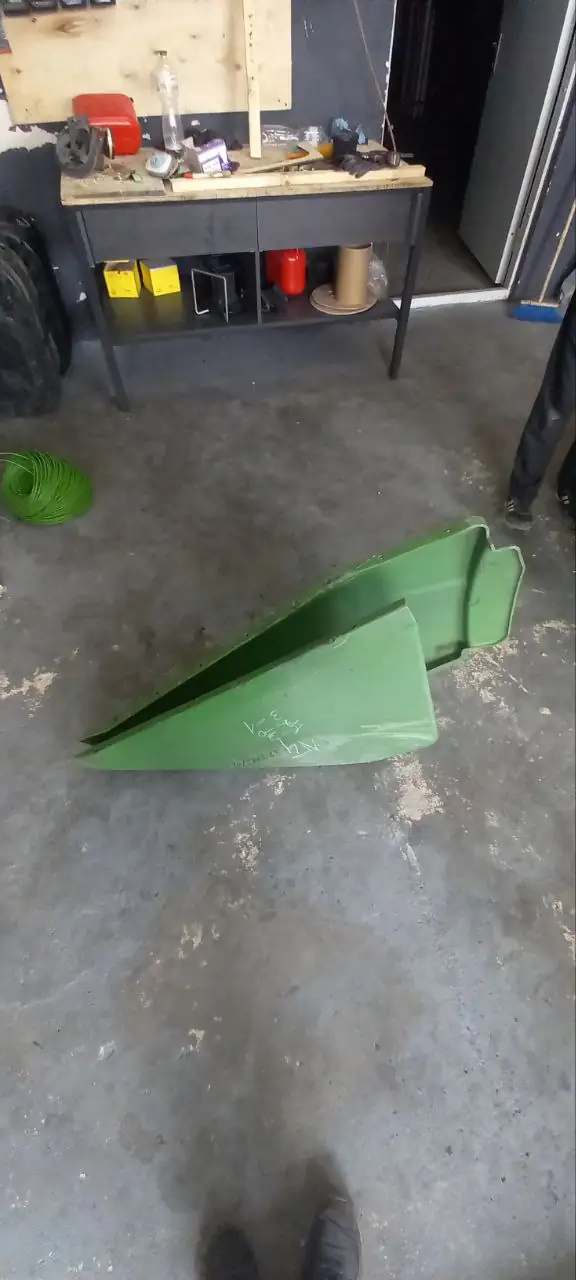Foto 5 der Reparatur — Halmteiler-Reparatur John Deere