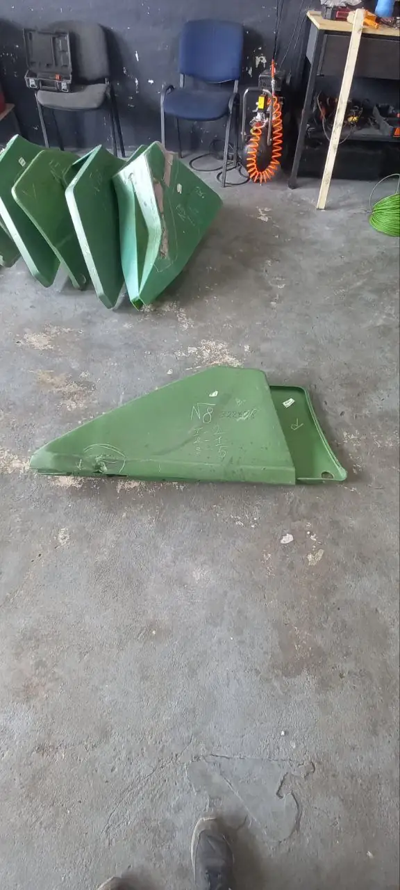 Foto 46 der Reparatur — Halmteiler-Reparatur John Deere