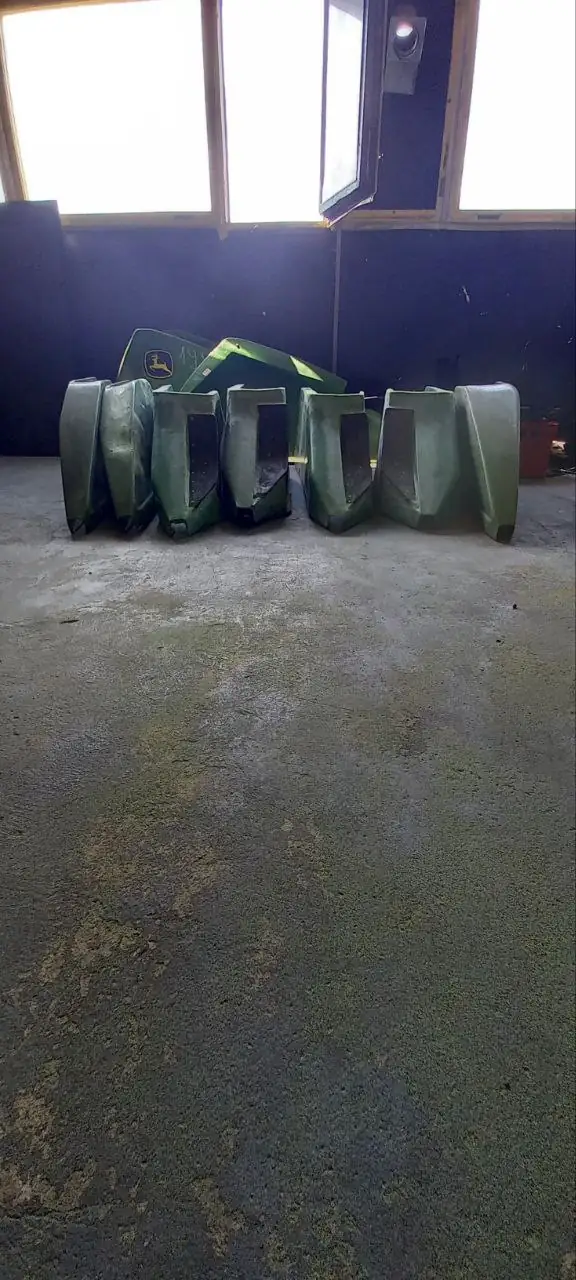 Foto 13 der Reparatur — Halmteiler-Reparatur John Deere