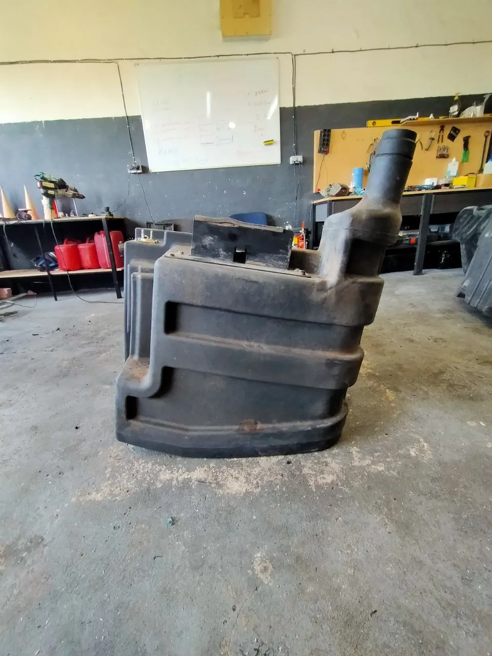 Foto 13 der Reparatur — Kraftstofftank-Reparatur Case 210