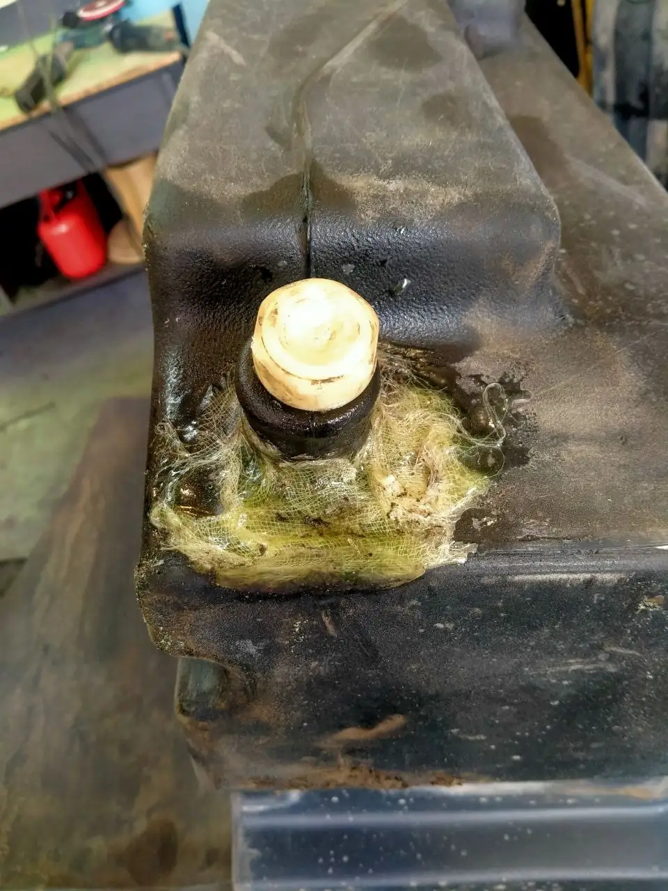 Foto 31 der Reparatur — Kraftstofftank-Reparatur New Holland T7060