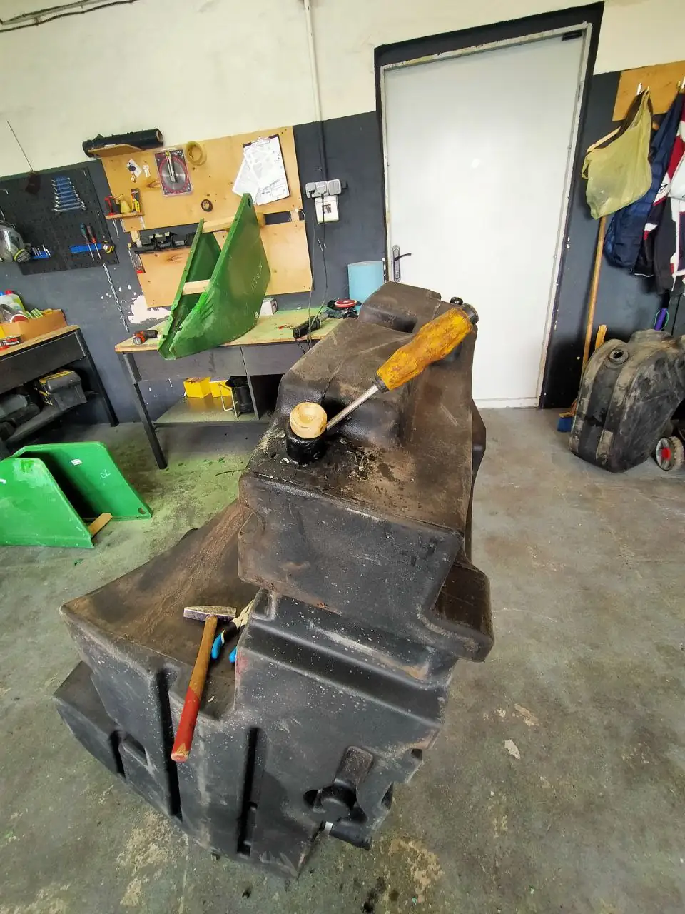 Foto 26 der Reparatur — Kraftstofftank-Reparatur New Holland T7060