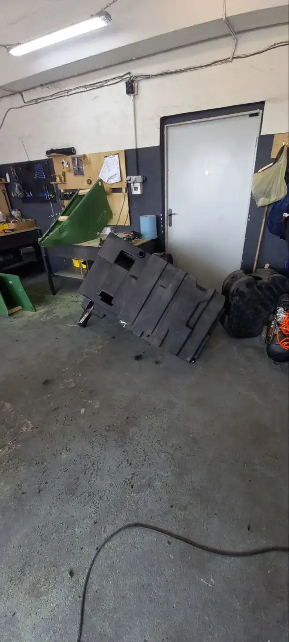 Foto 25 der Reparatur — Kraftstofftank-Reparatur New Holland T7060
