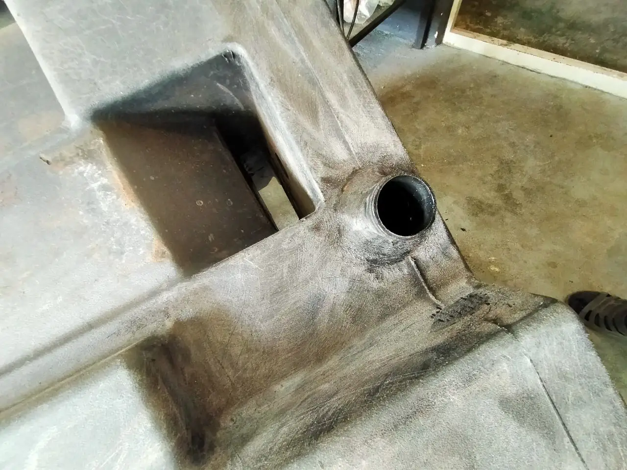Foto 9 der Reparatur — Kraftstofftank-Reparatur New Holland T7060