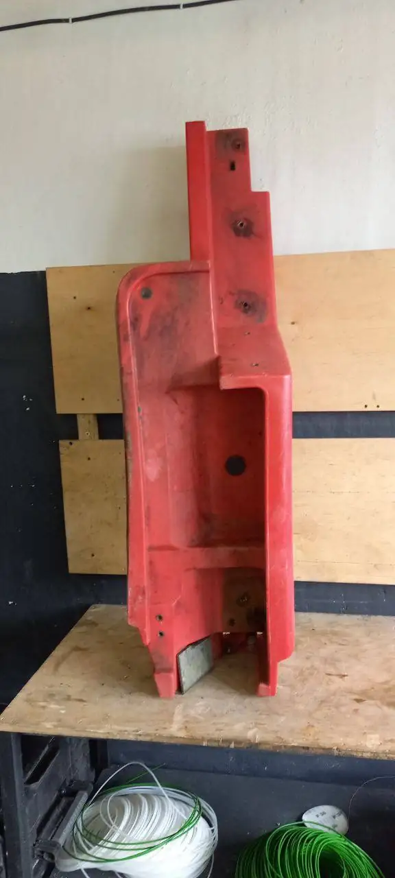 Foto 12 der Reparatur — Halmteiler-Reparatur am Schneidwerk — Riss