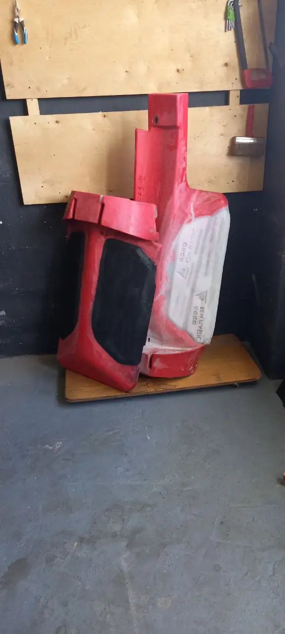 Foto 6 der Reparatur — Halmteiler-Reparatur am Schneidwerk — Riss