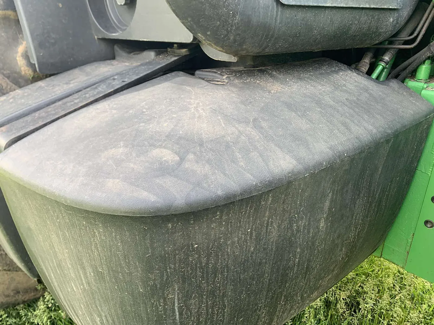 Foto 4 der Reparatur — Kraftstofftank-Reparatur John Deere 8230