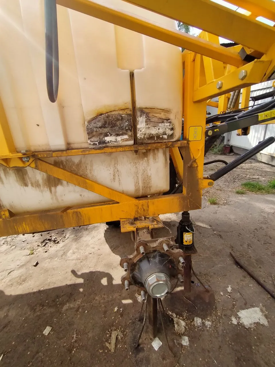 Foto 14 der Reparatur — Spritzentank-Reparatur — Mai 2023