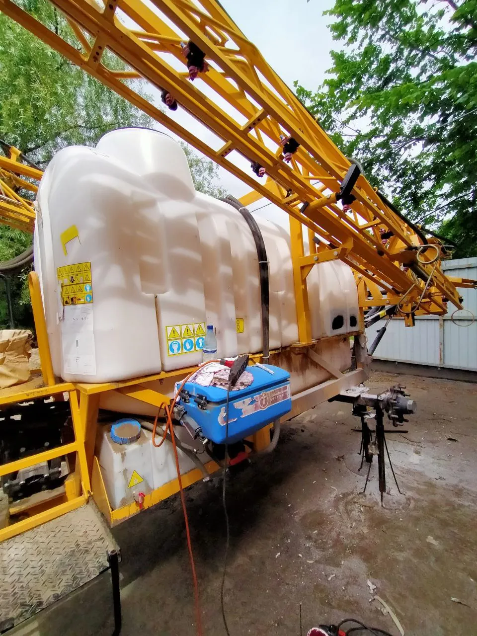 Foto 21 der Reparatur — Spritzentank-Reparatur — Mai 2023