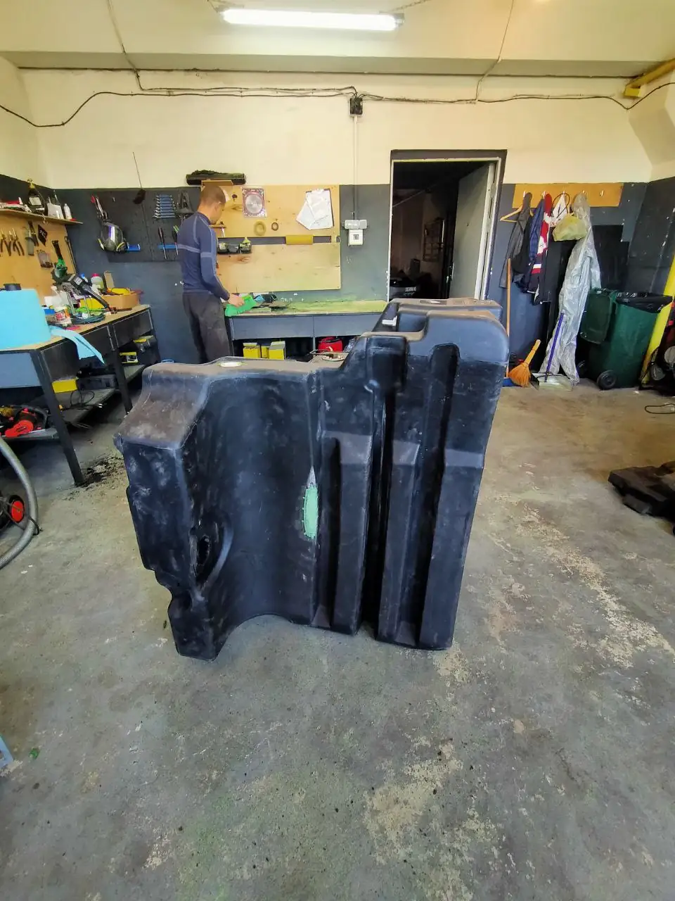 Foto 24 der Reparatur — Kraftstofftank-Reparatur Claas Axion 940