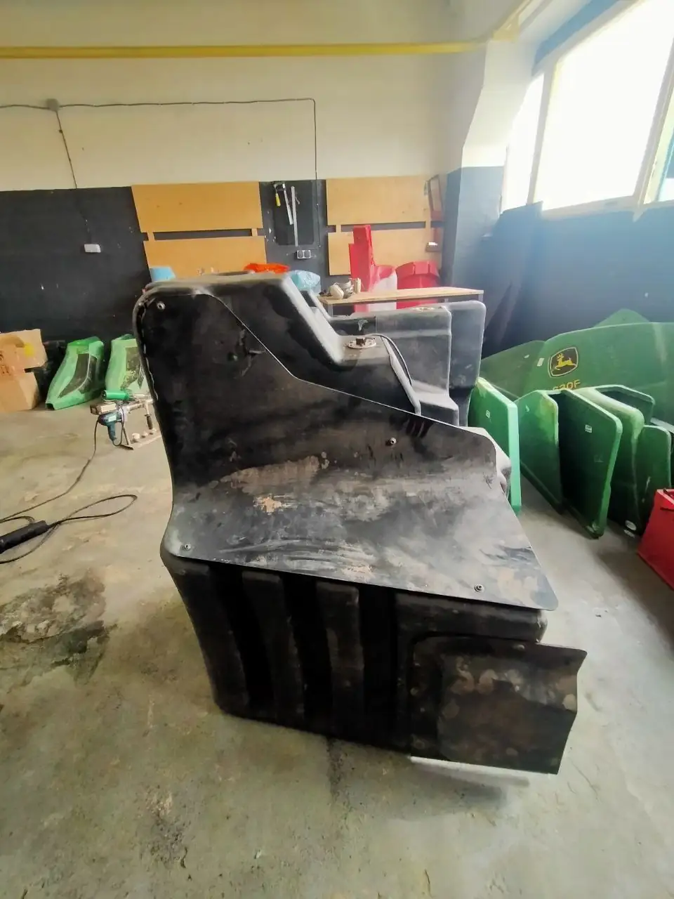 Foto 23 der Reparatur — Kraftstofftank-Reparatur Claas Axion 940