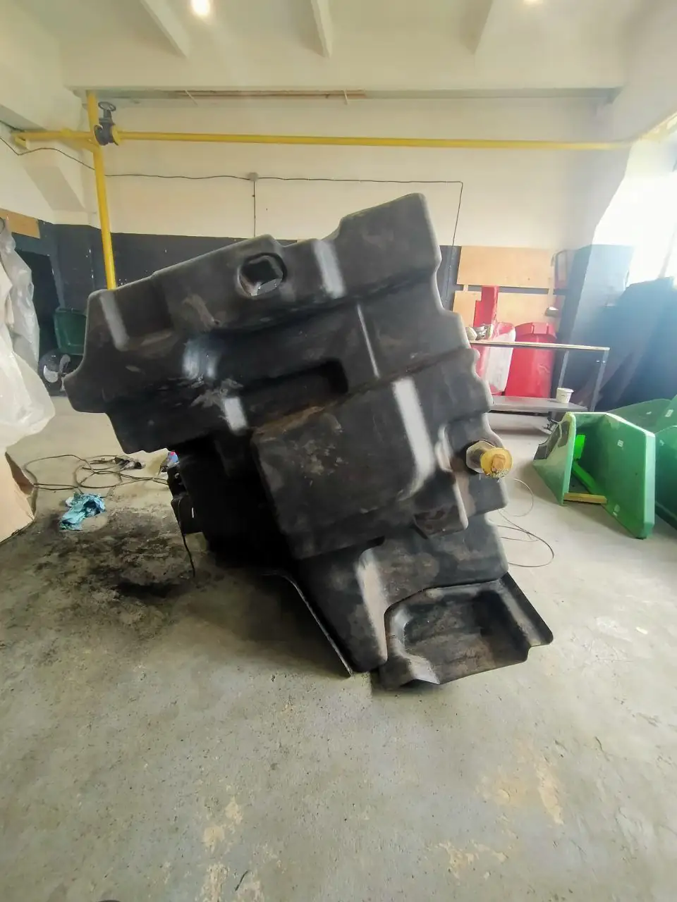 Foto 20 der Reparatur — Kraftstofftank-Reparatur Claas Axion 940