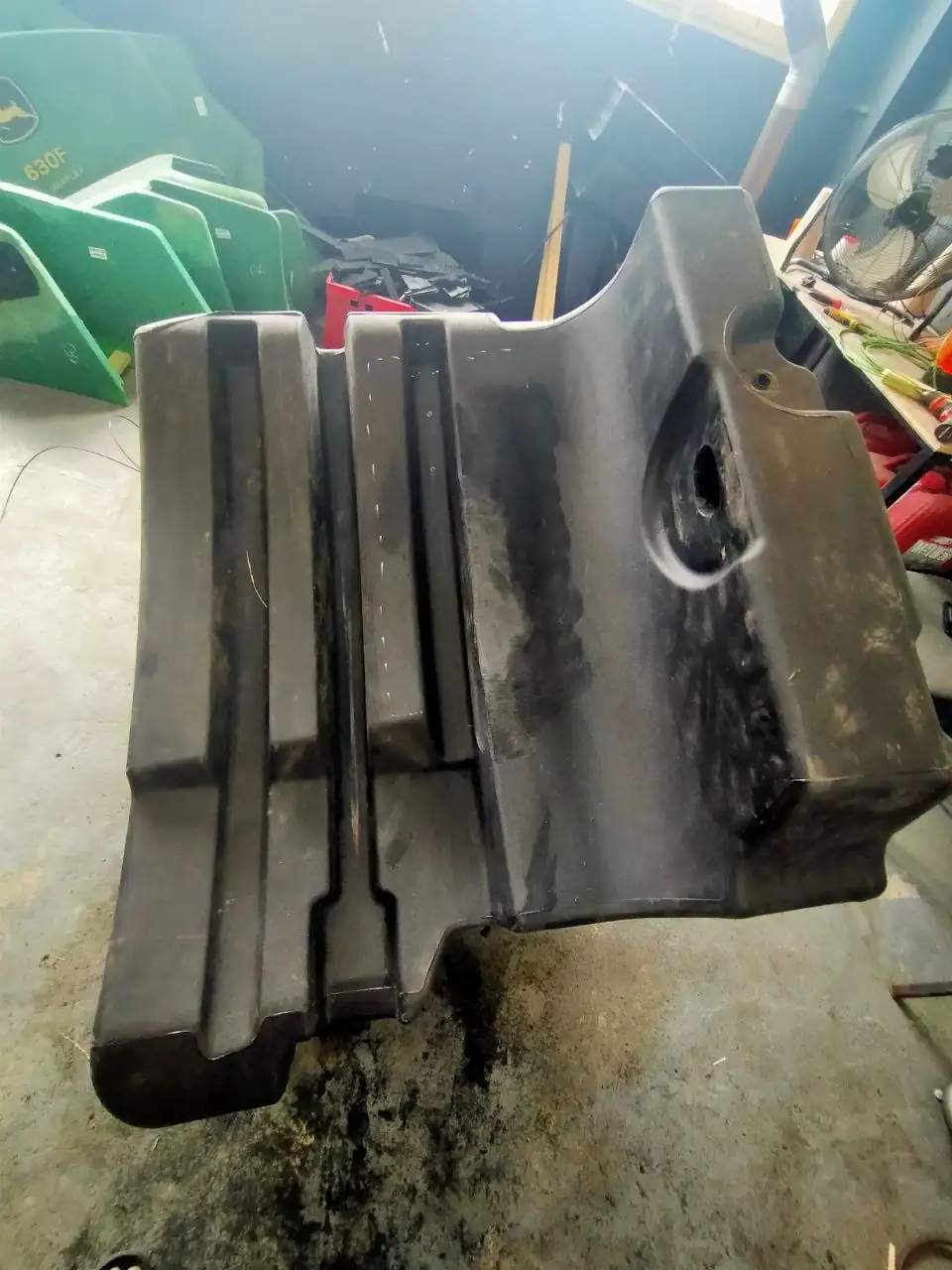 Foto 18 der Reparatur — Kraftstofftank-Reparatur Claas Axion 940