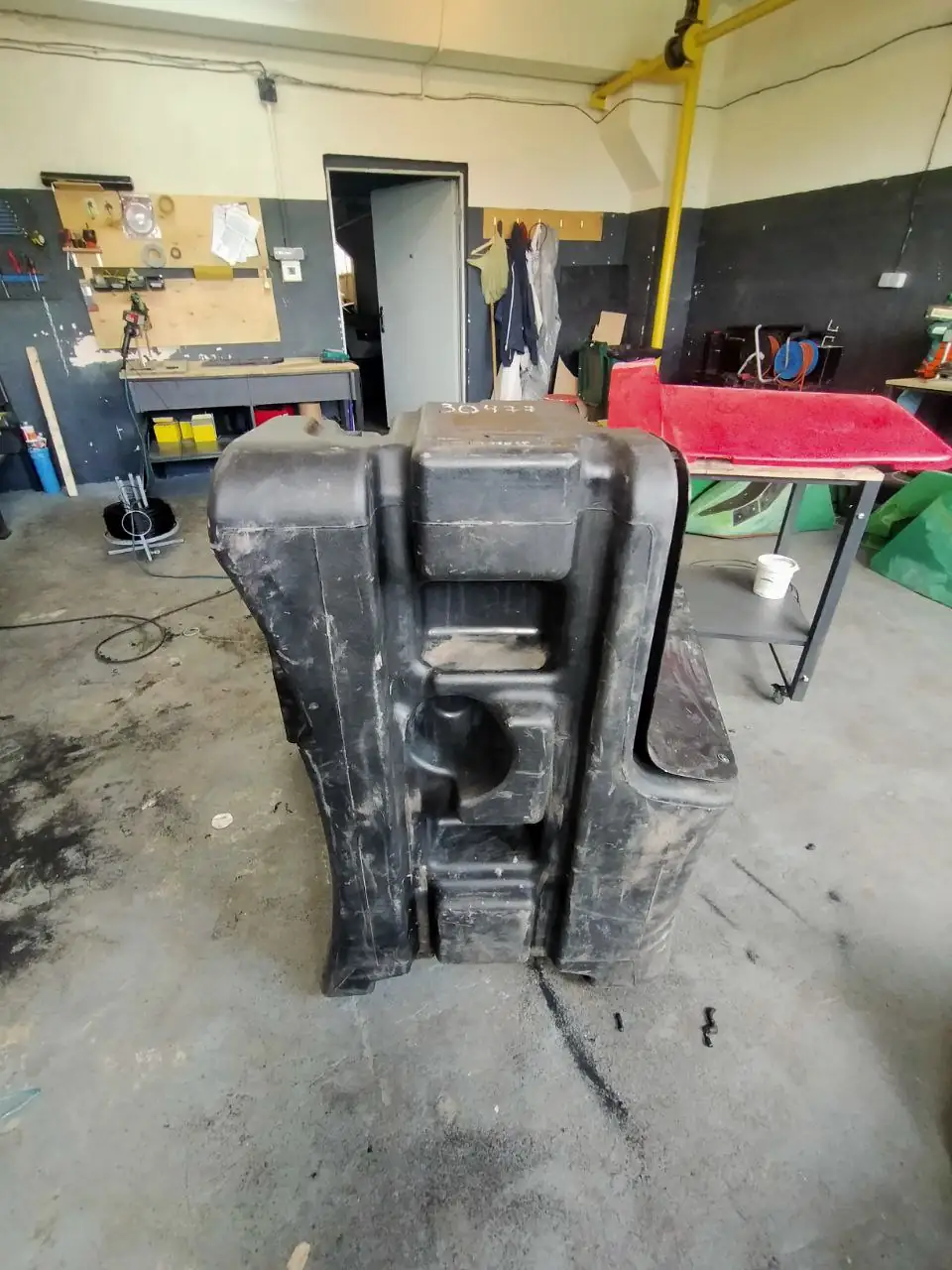 Foto 14 der Reparatur — Kraftstofftank-Reparatur Claas Axion 940