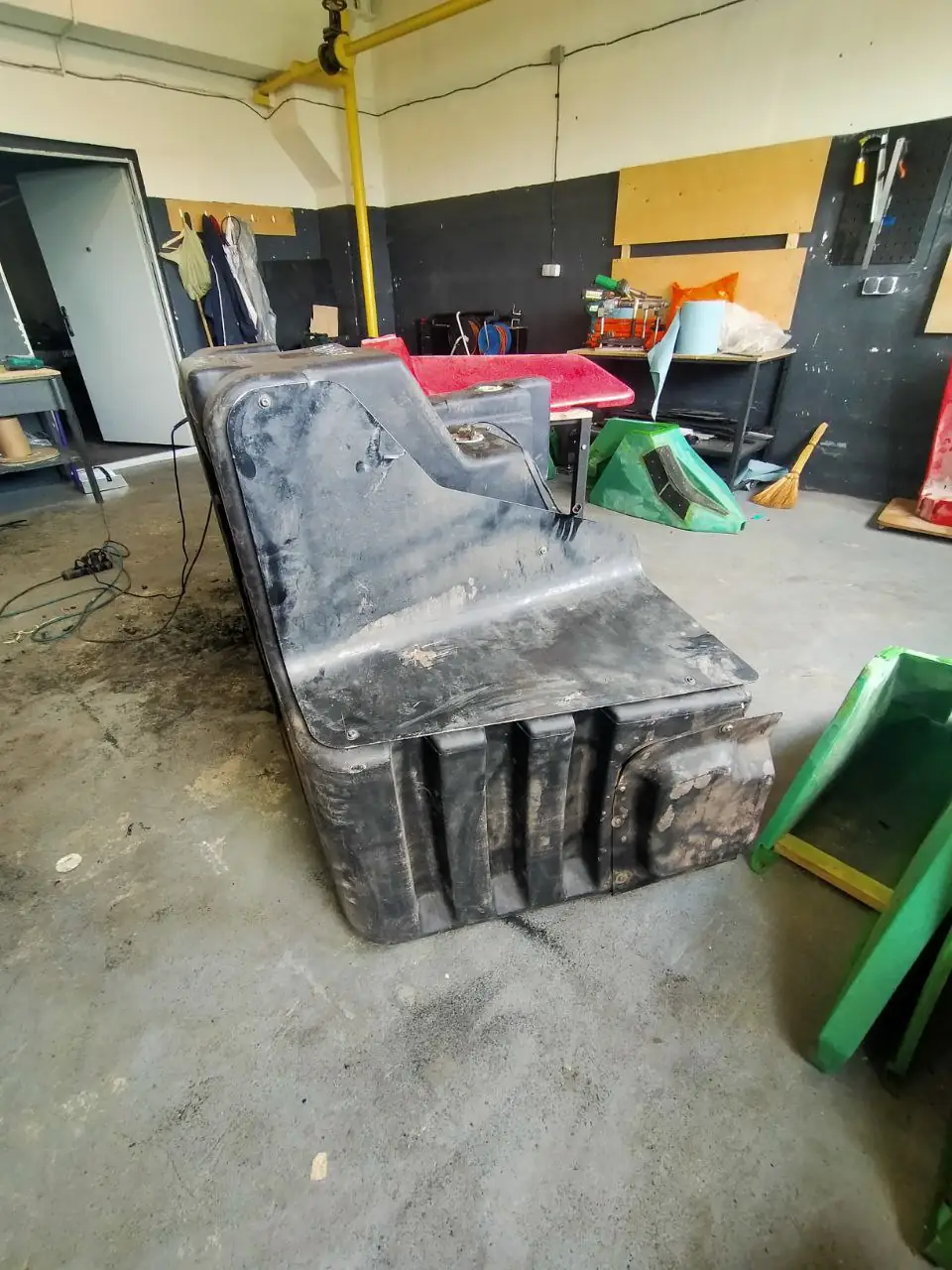 Foto 13 der Reparatur — Kraftstofftank-Reparatur Claas Axion 940