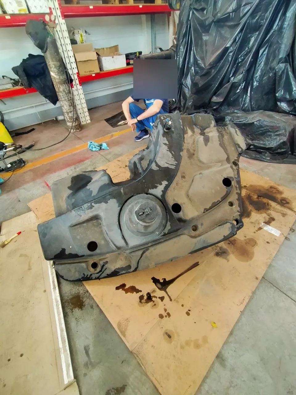 Foto 2 der Reparatur — Kraftstofftank-Reparatur Challenger 865 B