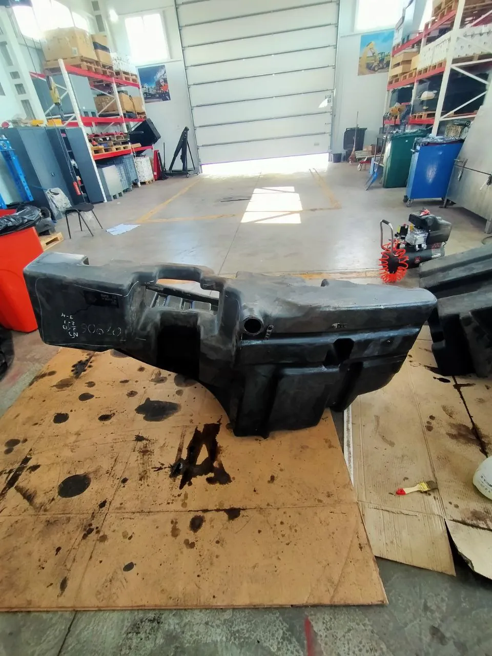 Foto 6 der Reparatur — Kraftstofftank-Reparatur Challenger 865 B