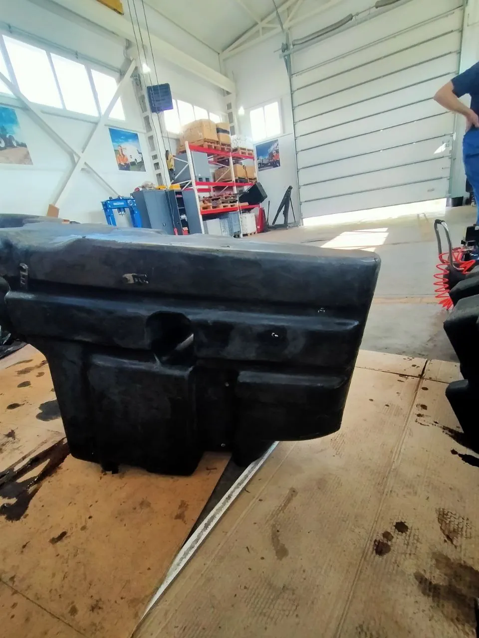 Foto 8 der Reparatur — Kraftstofftank-Reparatur Challenger 865 B