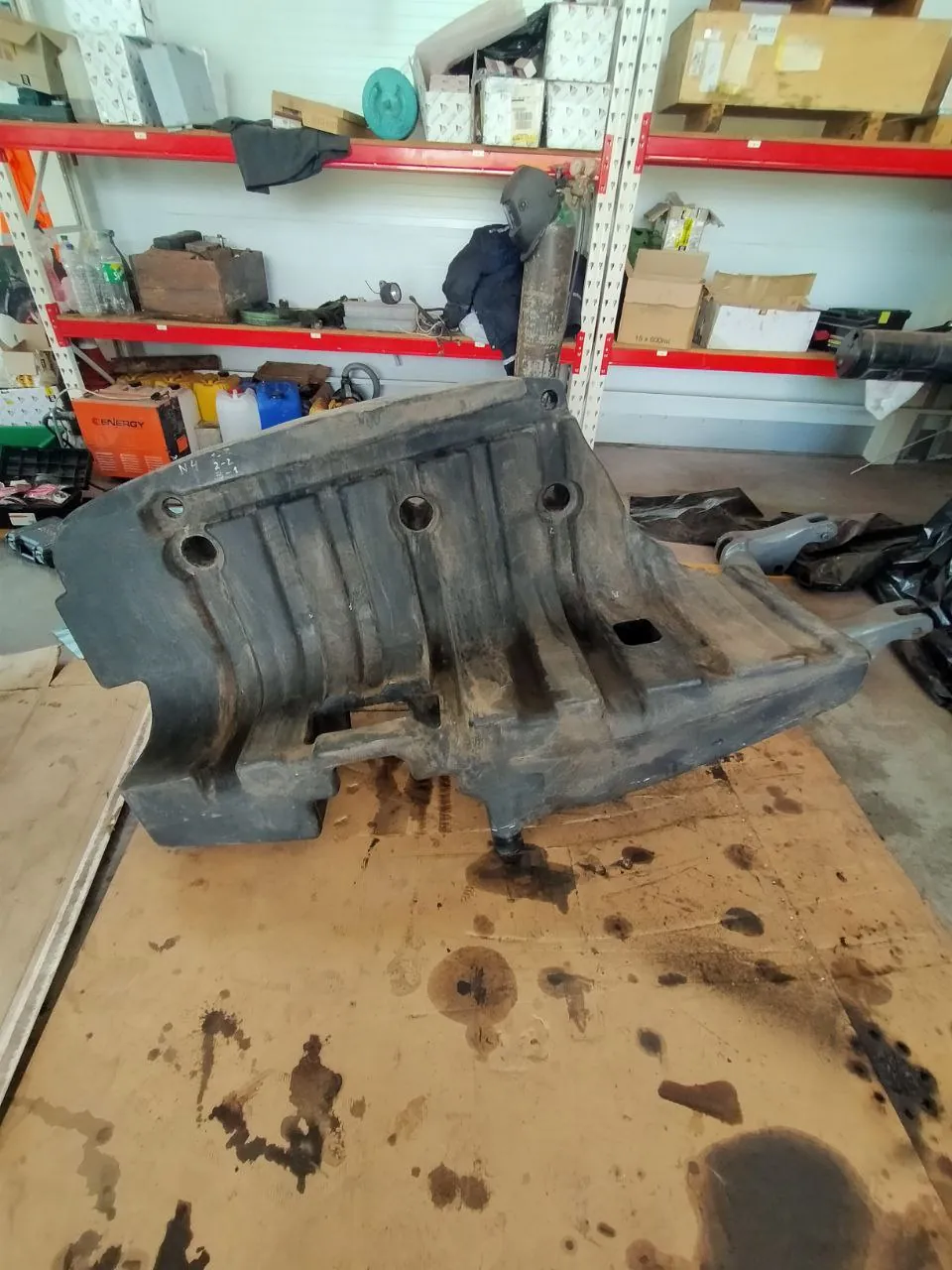 Foto 10 der Reparatur — Kraftstofftank-Reparatur Challenger 865 B