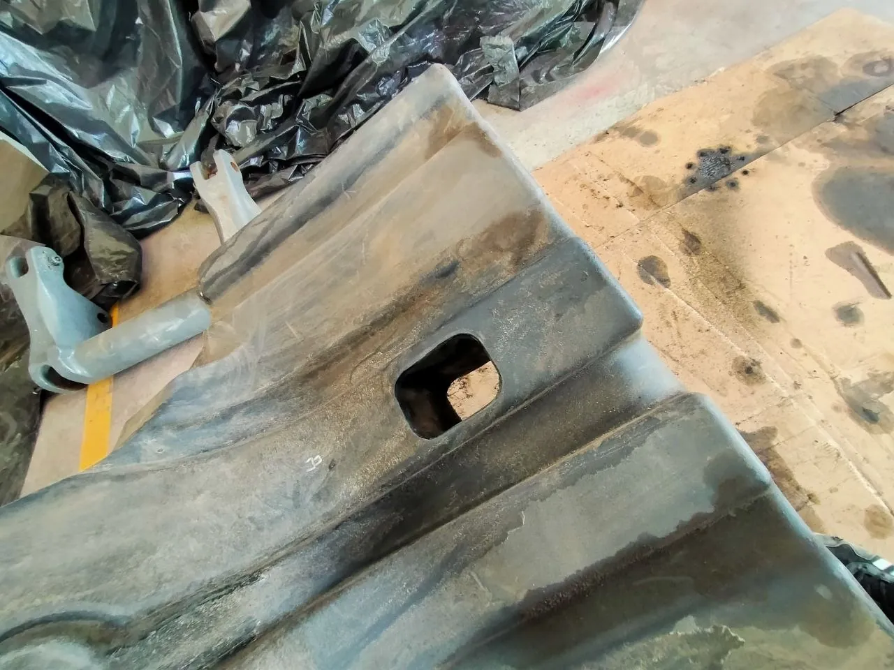 Foto 13 der Reparatur — Kraftstofftank-Reparatur Challenger 865 B