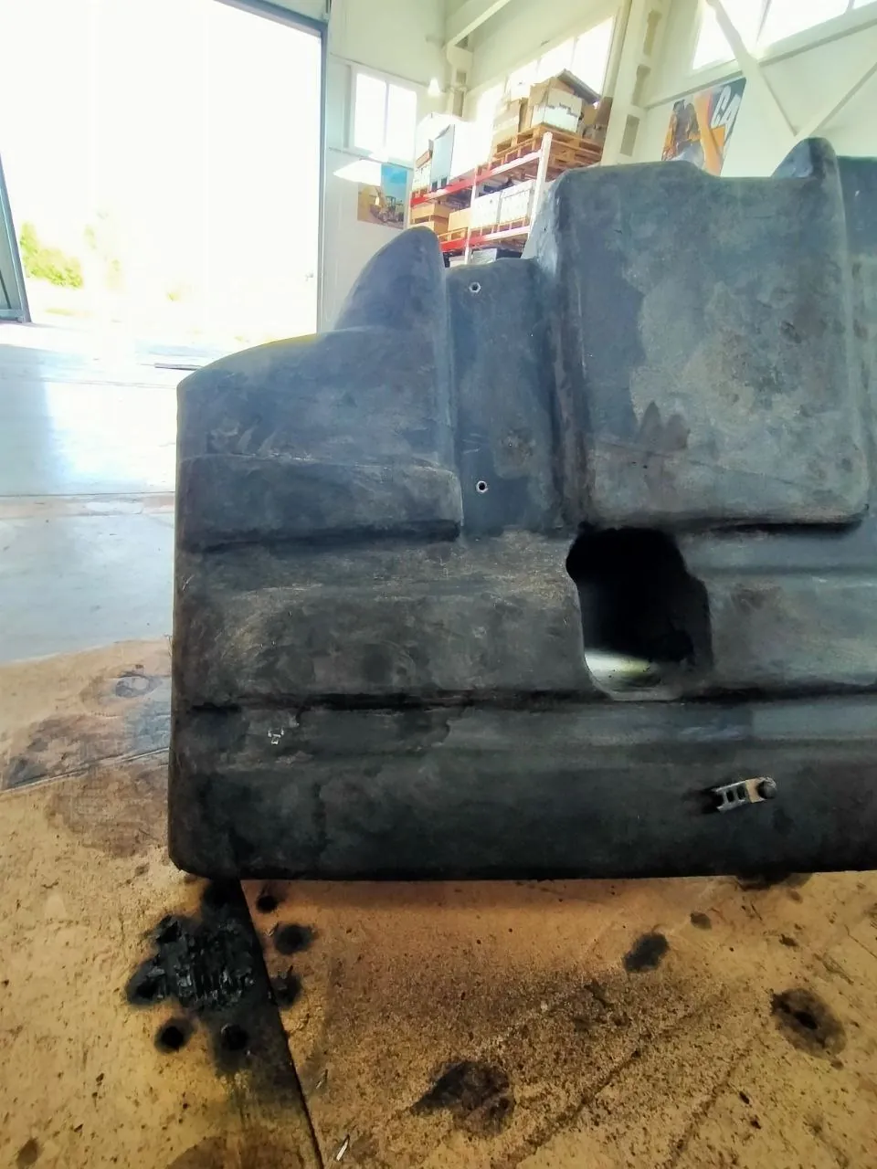 Foto 14 der Reparatur — Kraftstofftank-Reparatur Challenger 865 B
