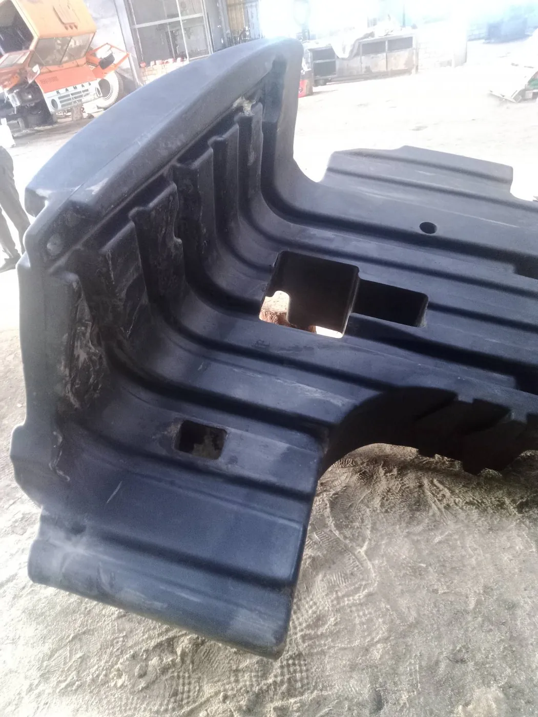 Foto 7 der Reparatur — Kraftstofftank-Reparatur Cat Challenger MT865 C
