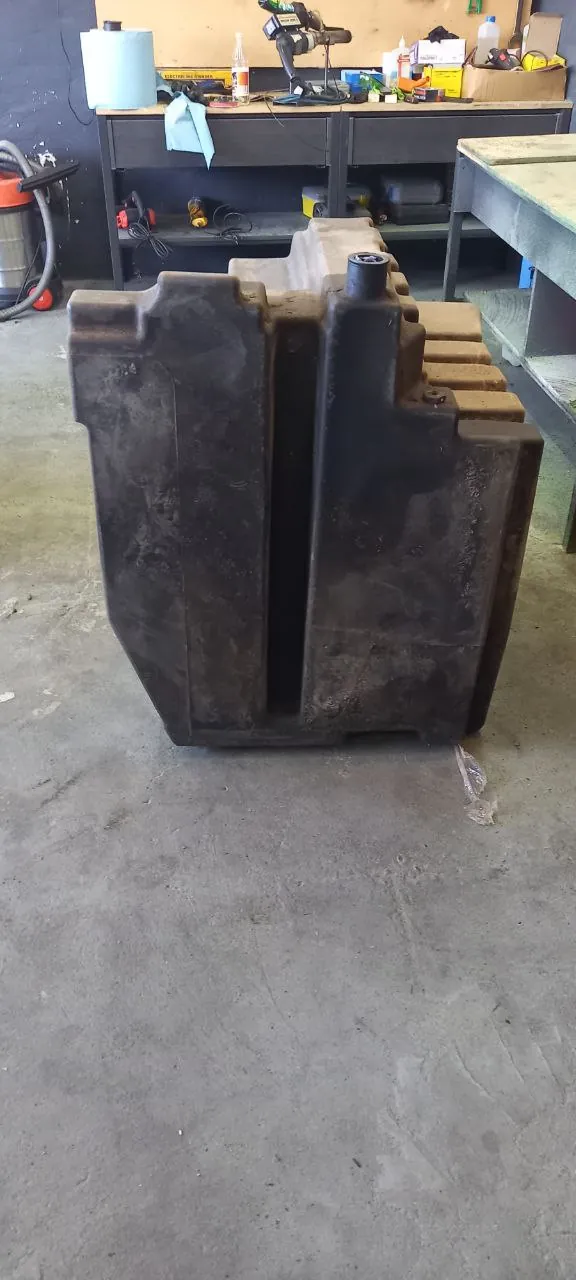 Foto 4 der Reparatur — Kraftstofftank-Reparatur New Holland 8.390
