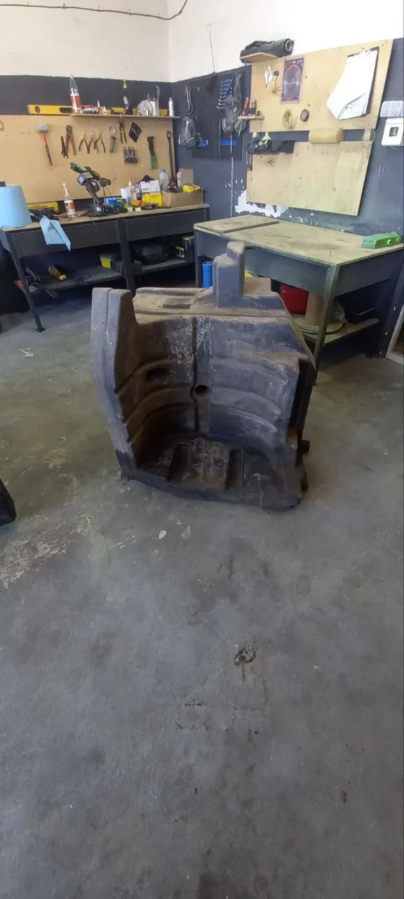 Foto 6 der Reparatur — Kraftstofftank-Reparatur New Holland 8.390